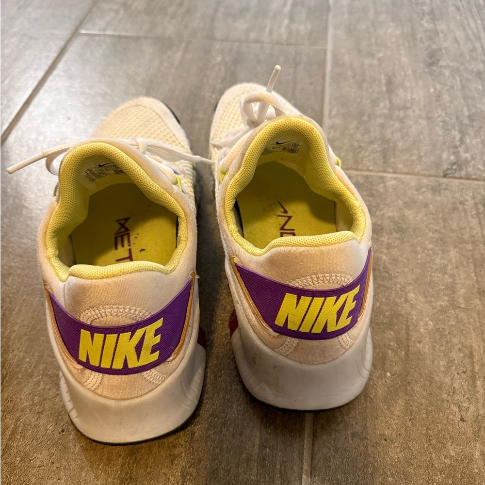Nike Free Metcon 4 White and Purple Athletic Shoes